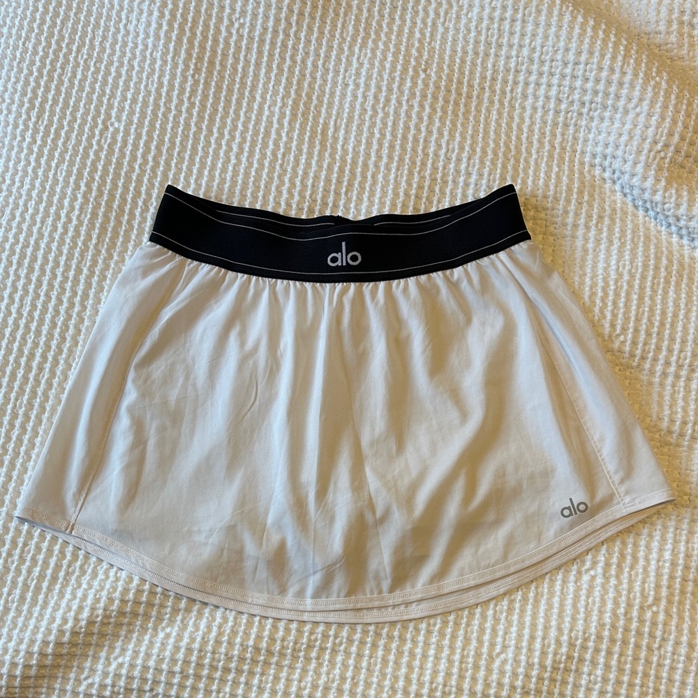 ALO Yoga Women’s White Tennis Skirt